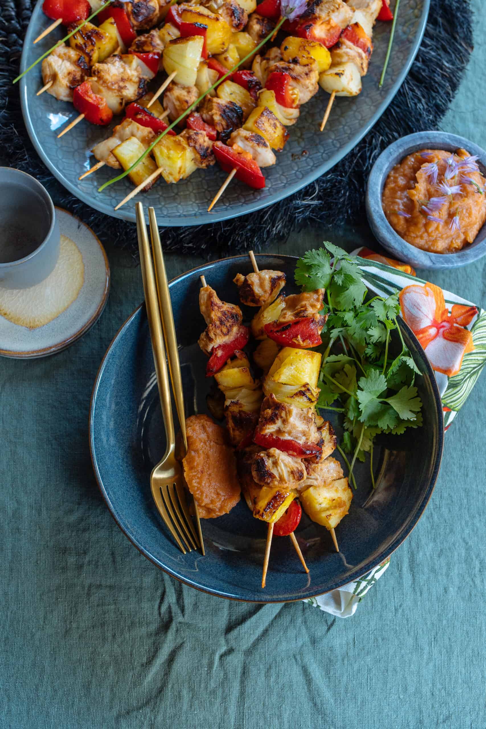 Csirkenyárs ananásszal és banánketchuppal