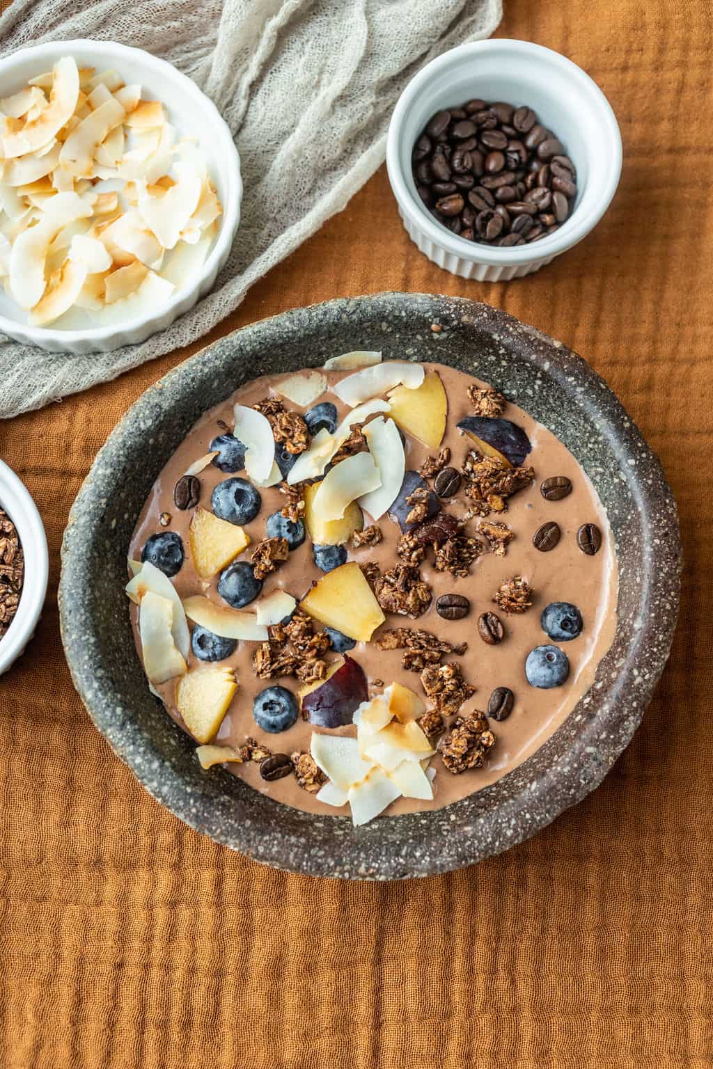 Kávés-banános smoothie bowl