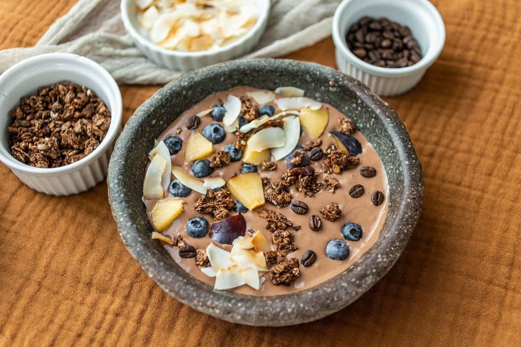 Kávés-banános smoothie bowl