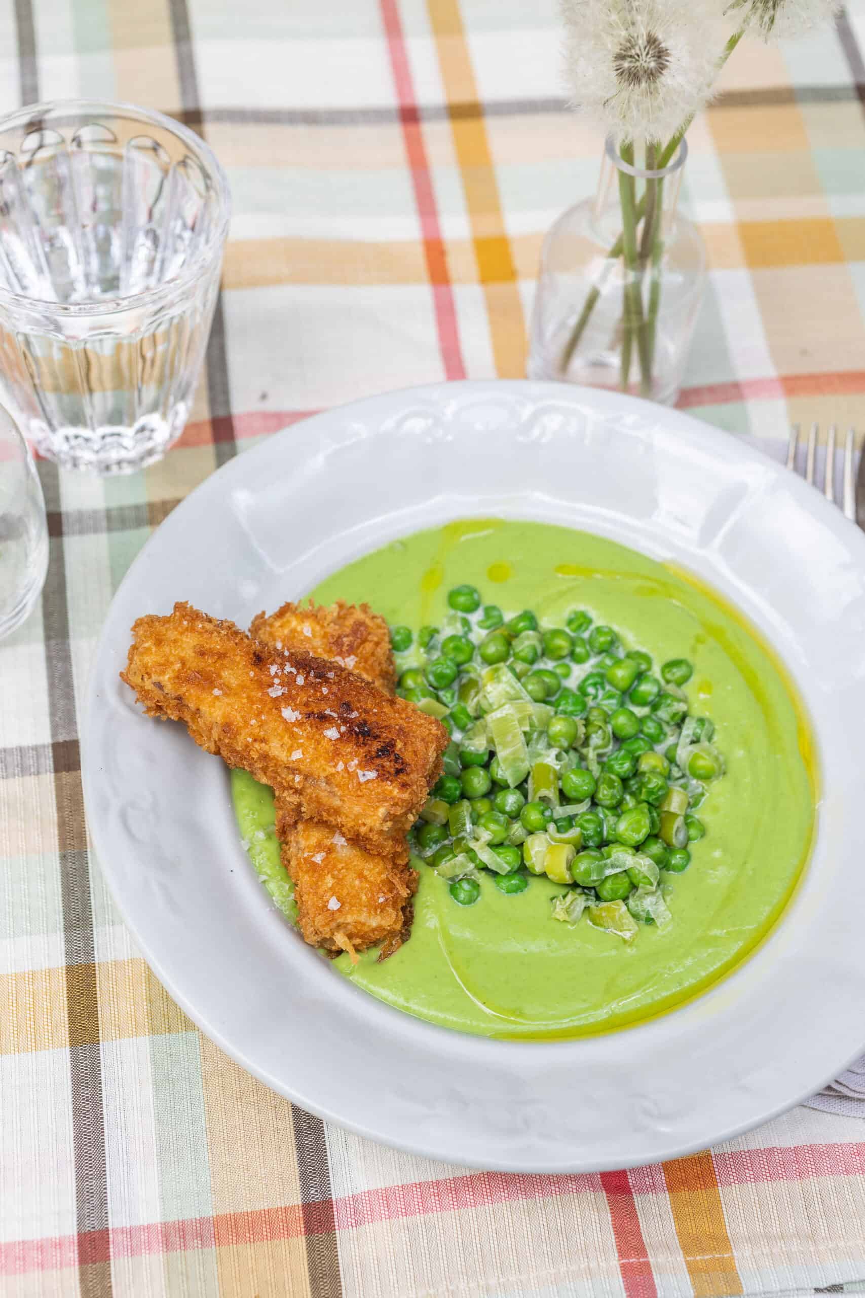 Zöldborsófőzelék rántott hallal