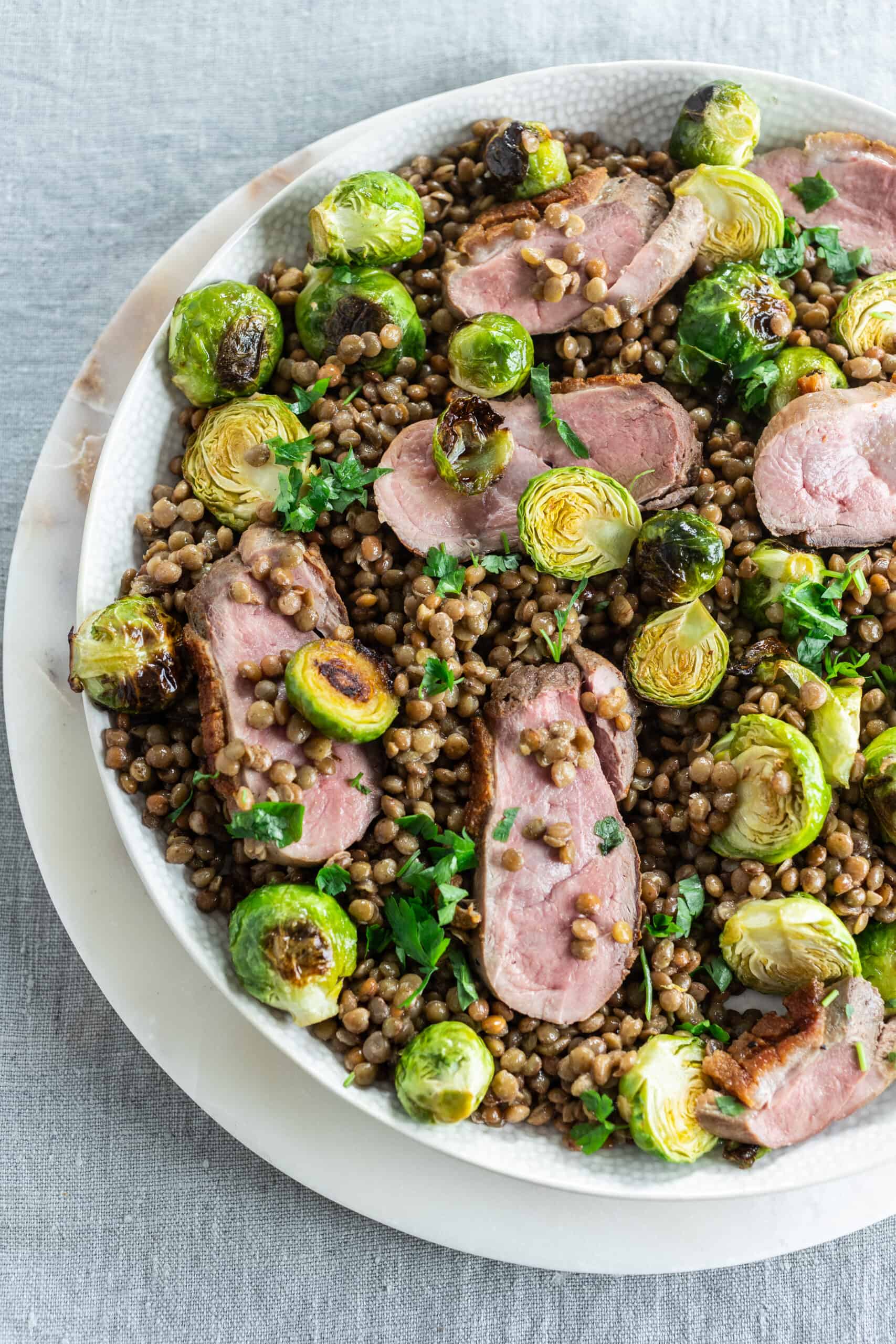 Lencsesaláta kelbimbóval és kacsamellel