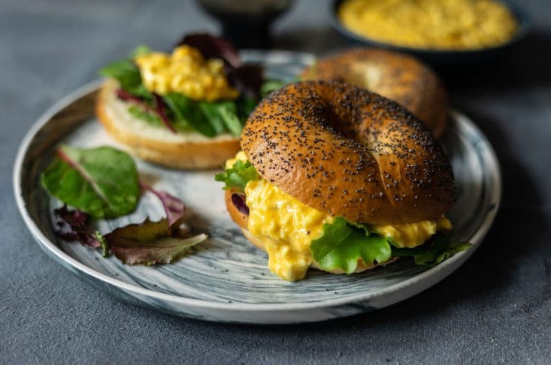 Kurkumás tojássaláta