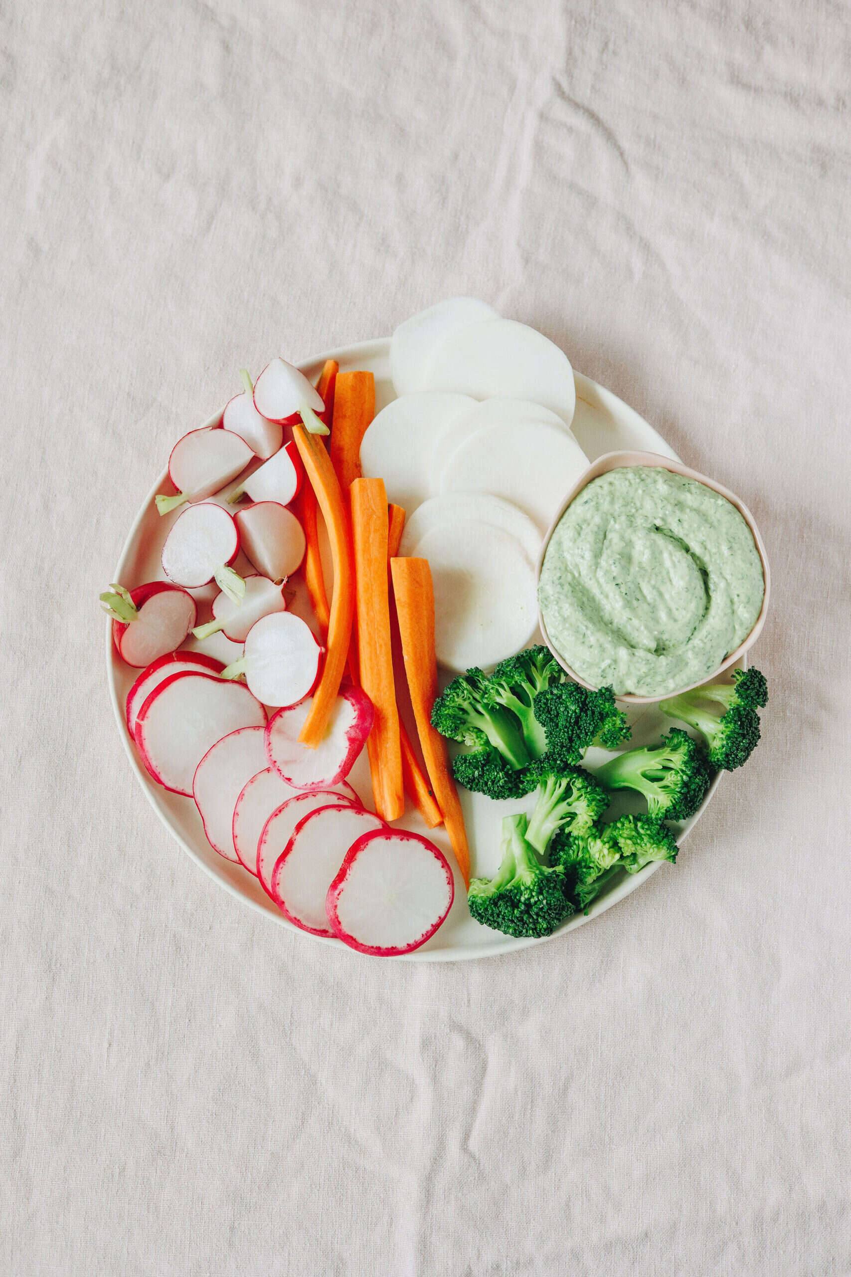 Medvehagymás-sós citromos fetakrém