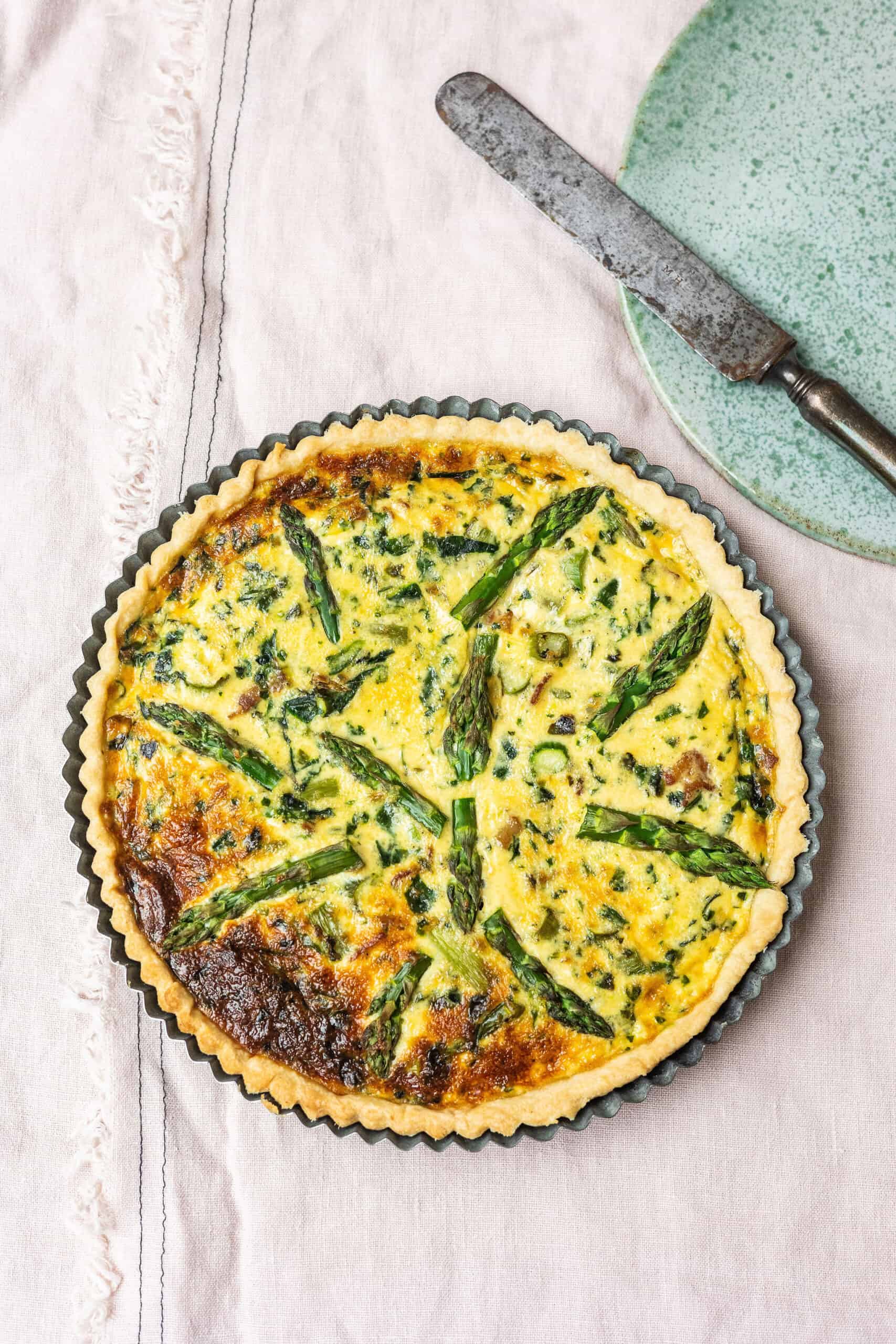 Quiche zöld spárgával