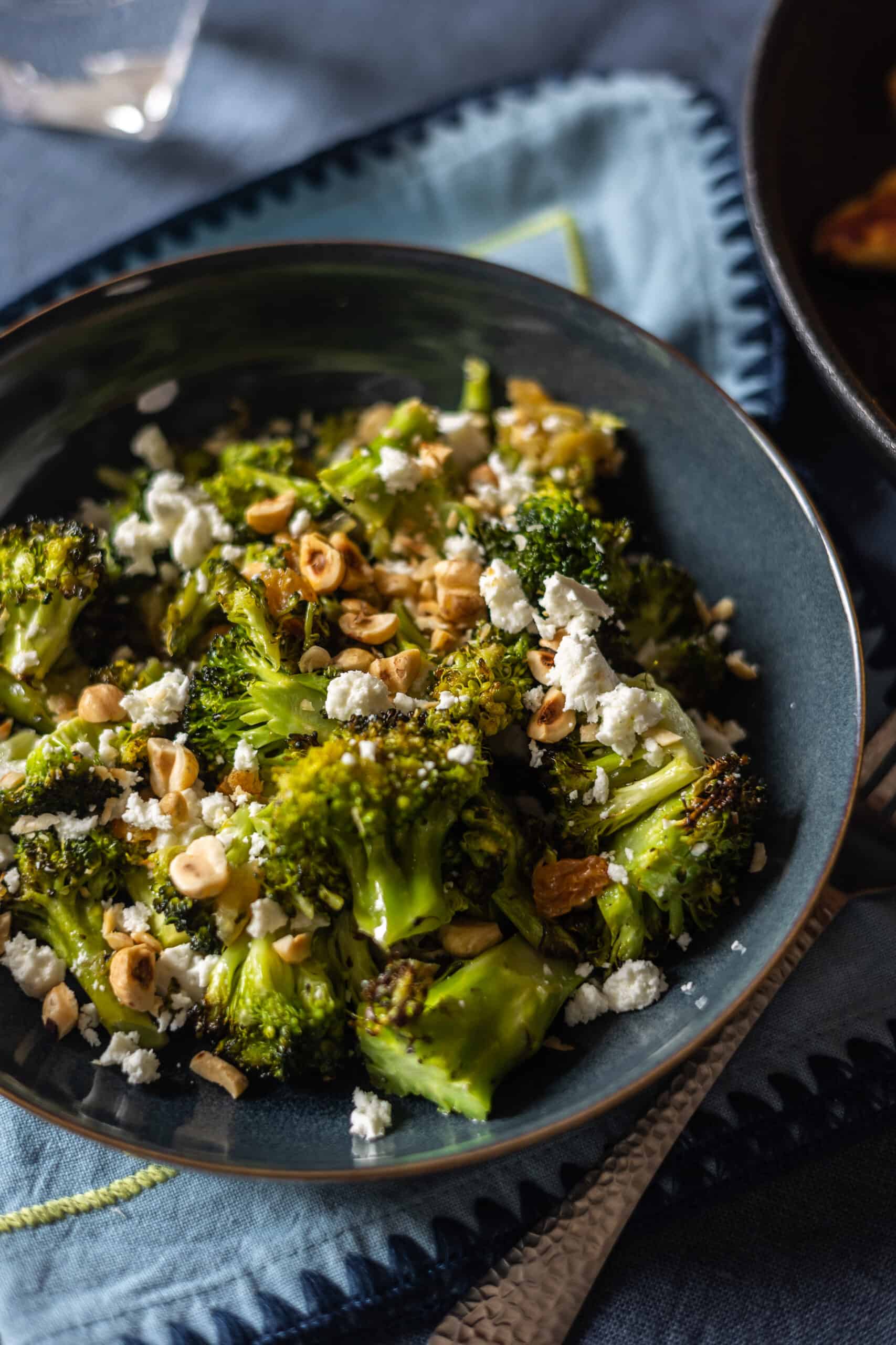 Sültbrokkoli-saláta fetával