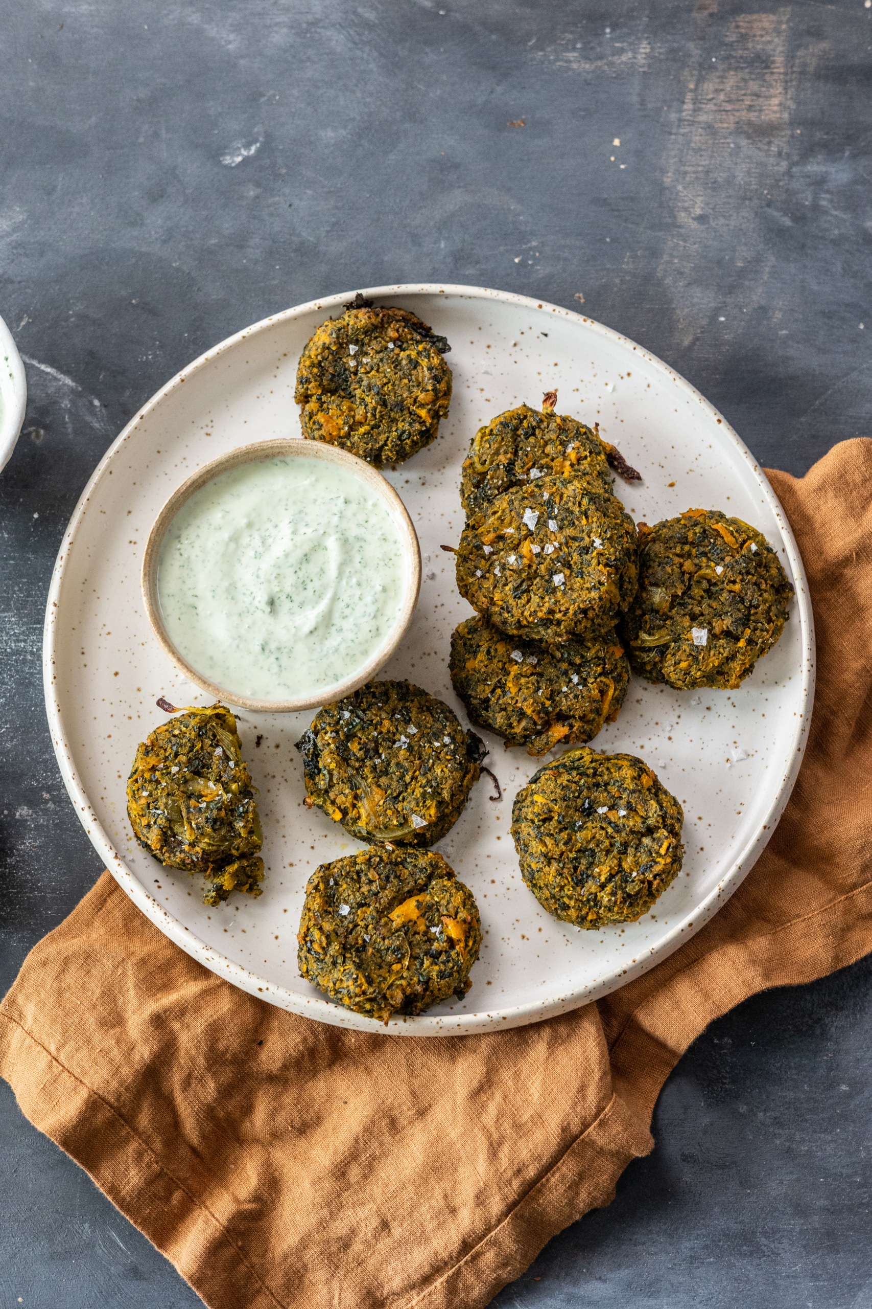 Édesburgonya-fasírt fodros kellel