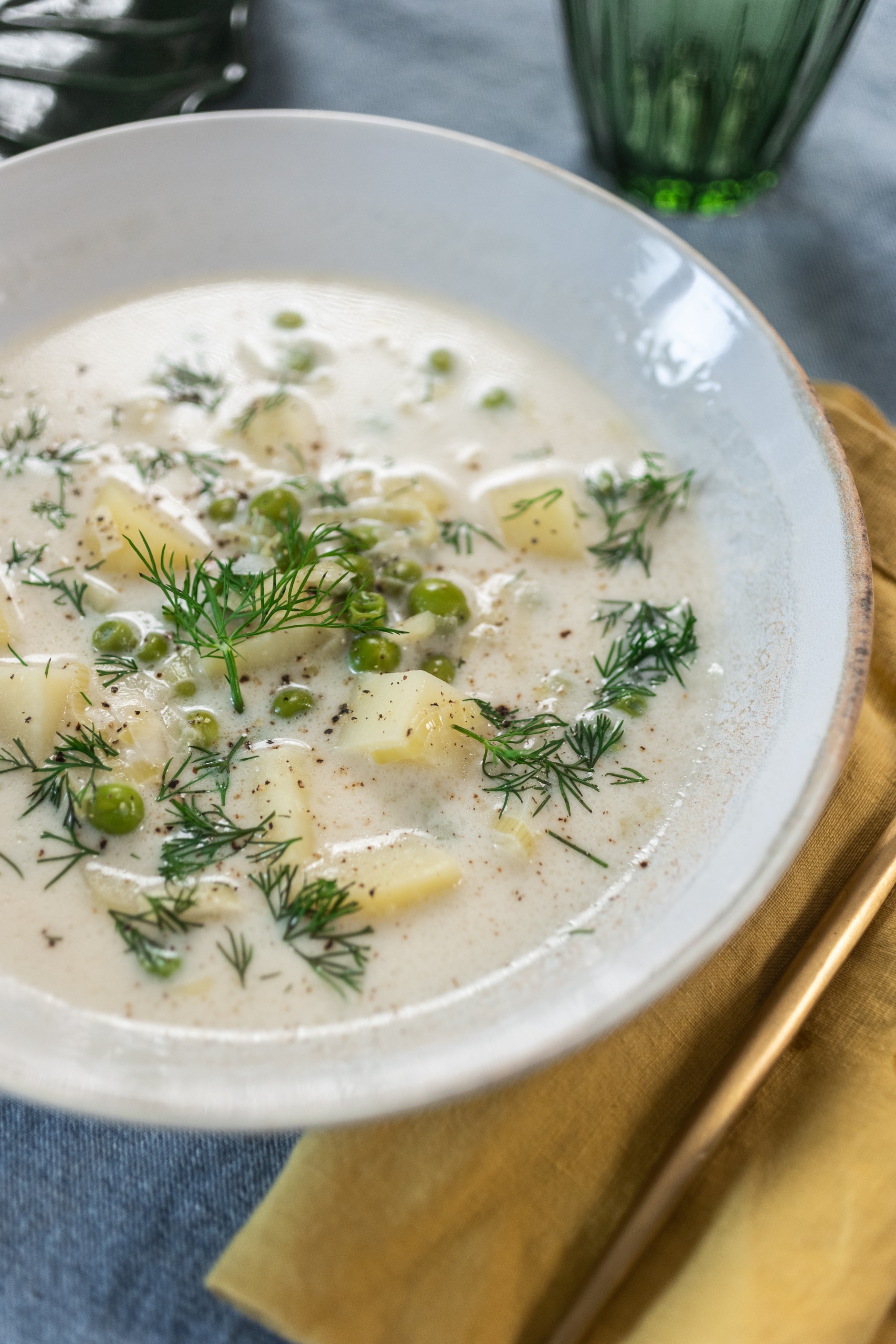 Kapros-zöldborsós krumplileves