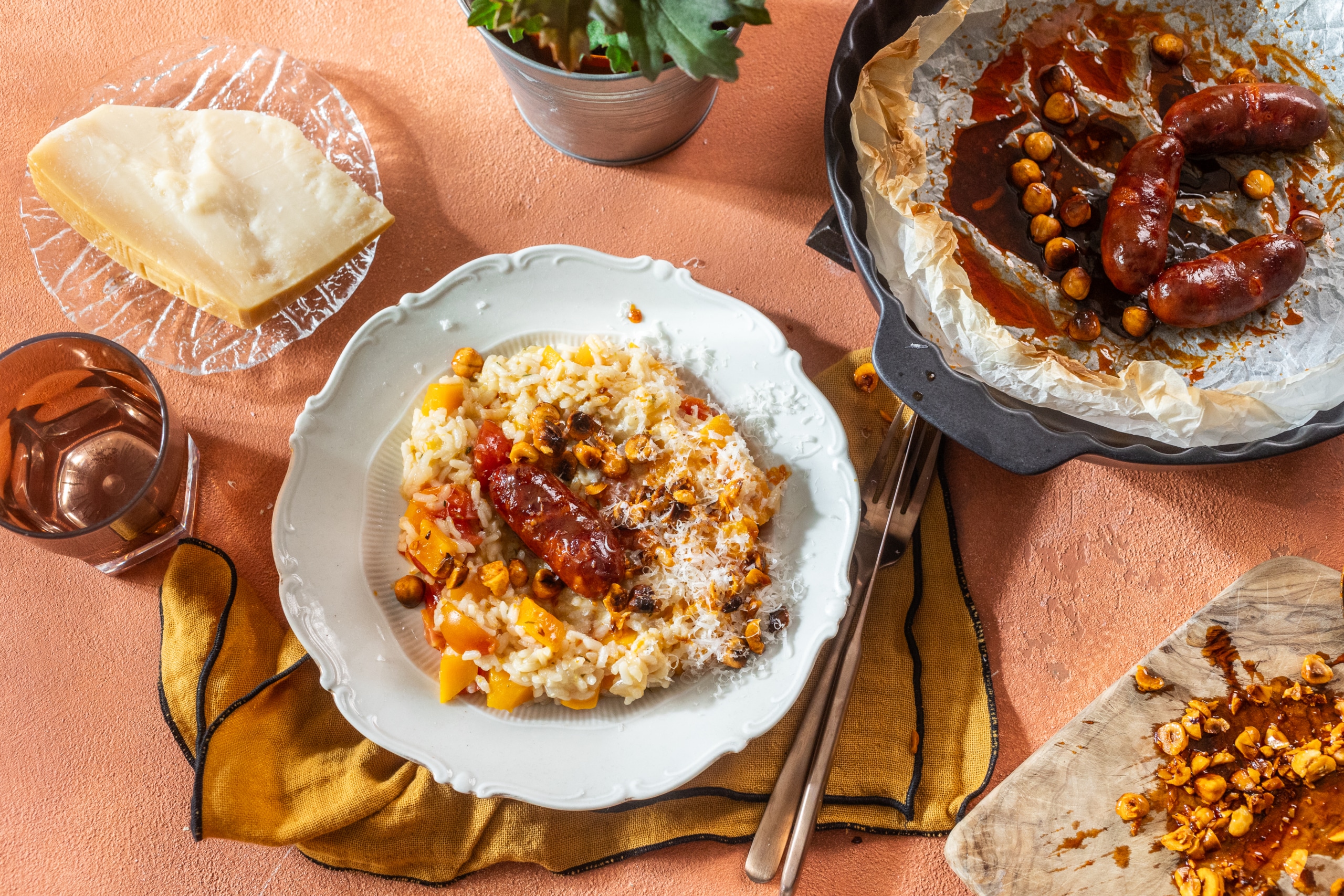 Sütőtökös-paradicsomos rizottó kolbásszal