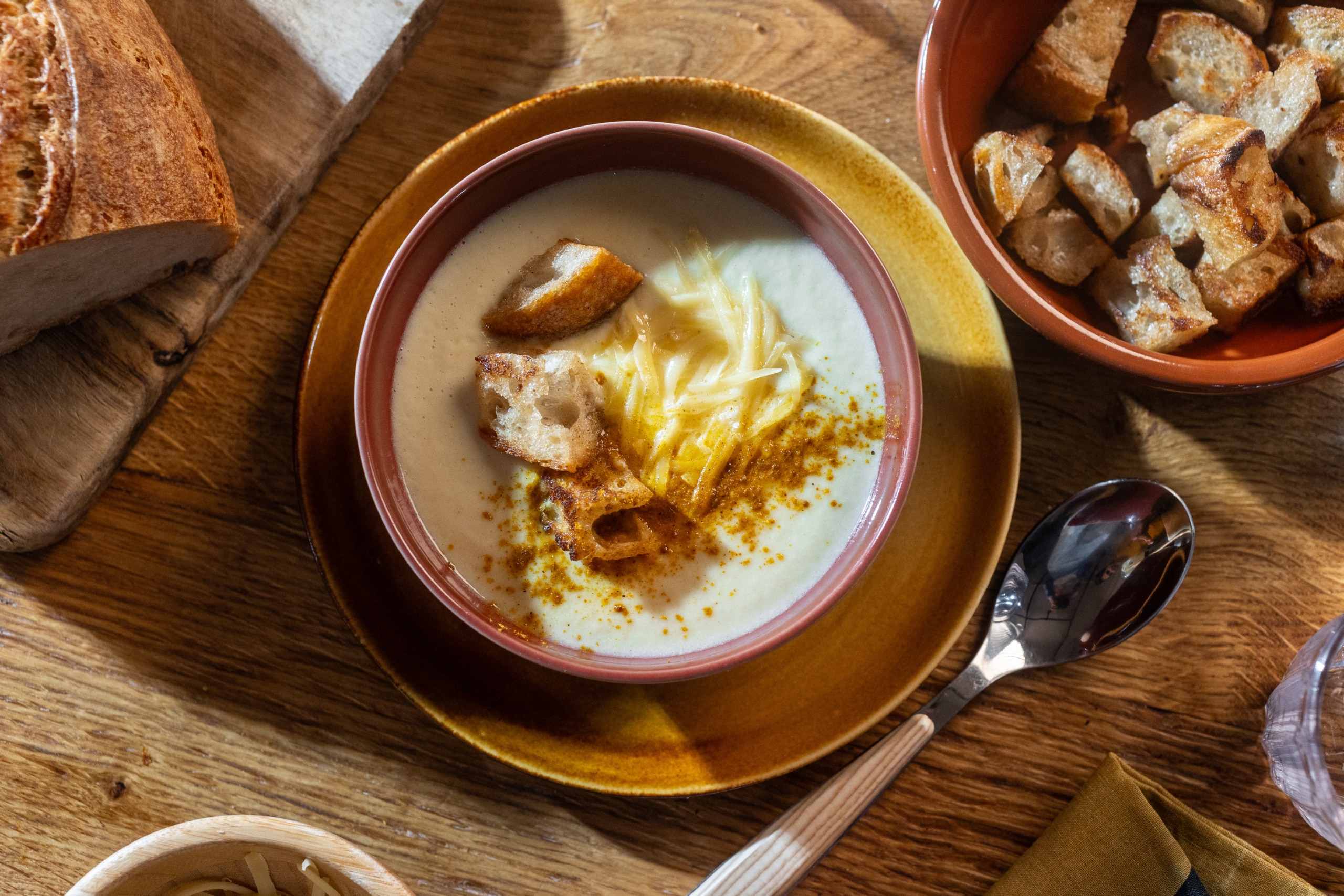 Currys-mandulás zellerkrémleves