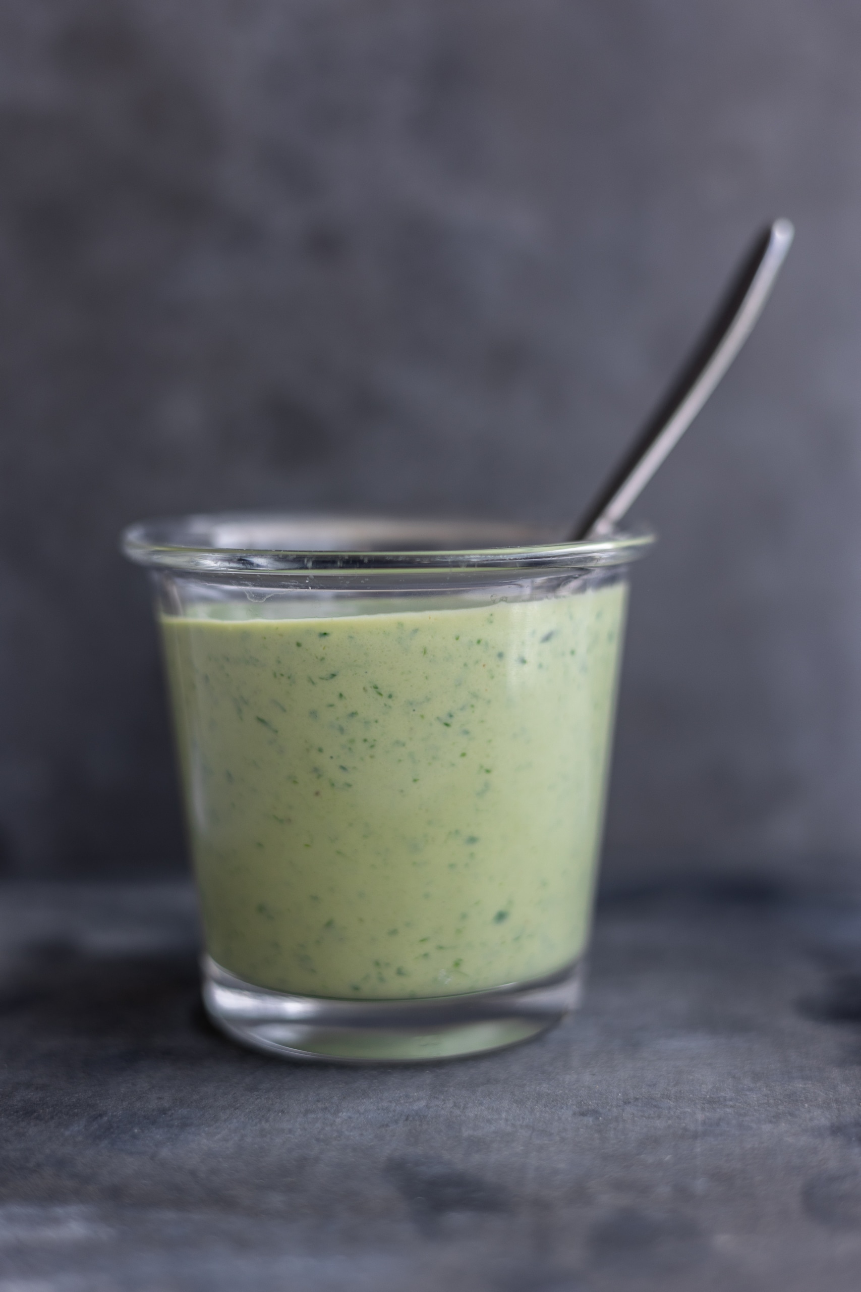 Zöldfűszeres-tahinis majonéz