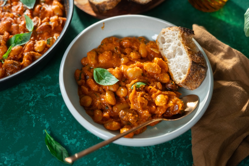 Havas Dóra – Hagymás bab romesco szósszal