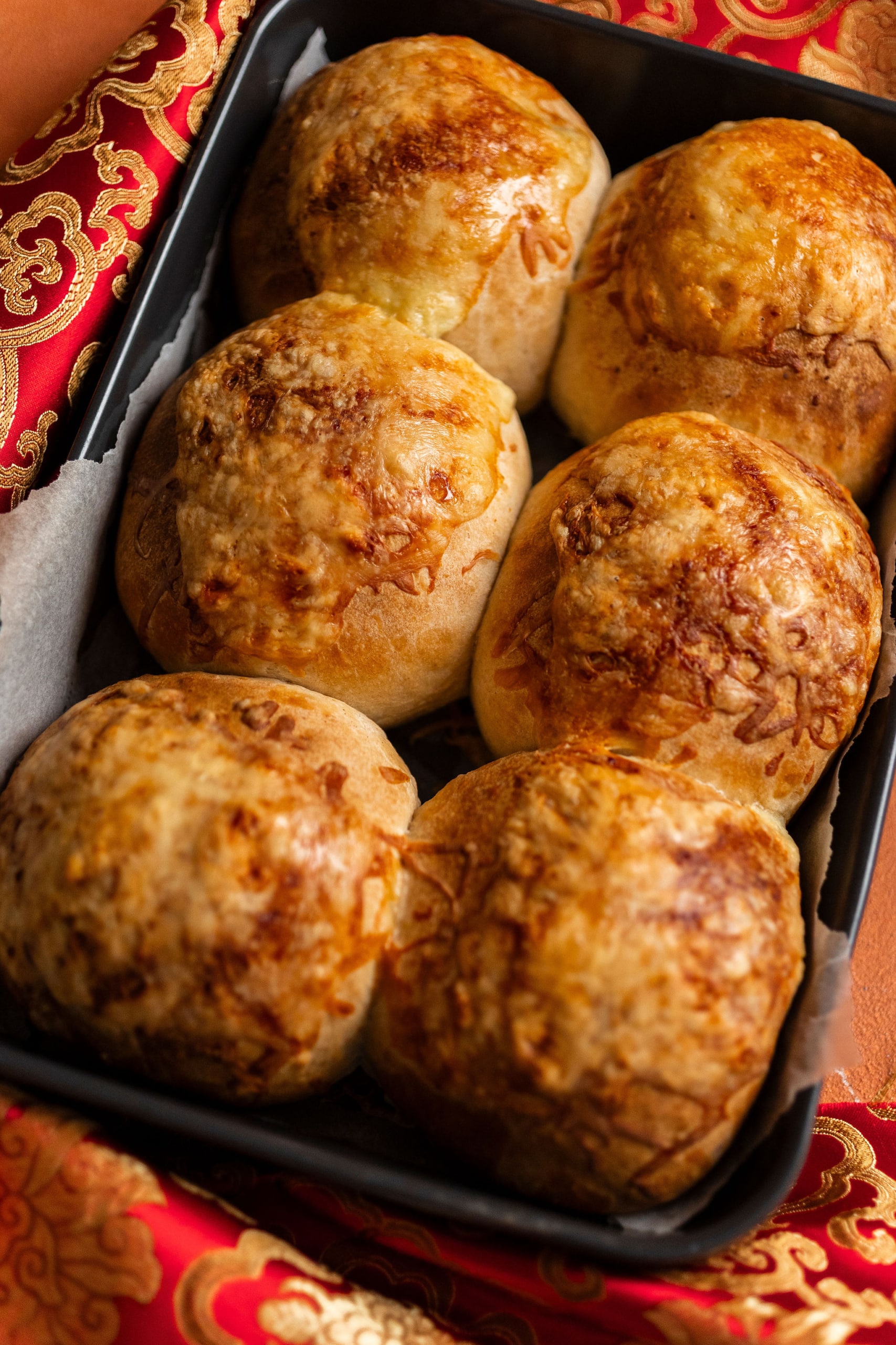 Zsemle sörrel, sajttal és mézzel